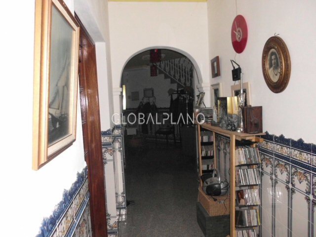 1000013727_villa-4-bedrooms-spacious-quiet-neighborhood-gardens-pool-montes-de-alvor.jpg