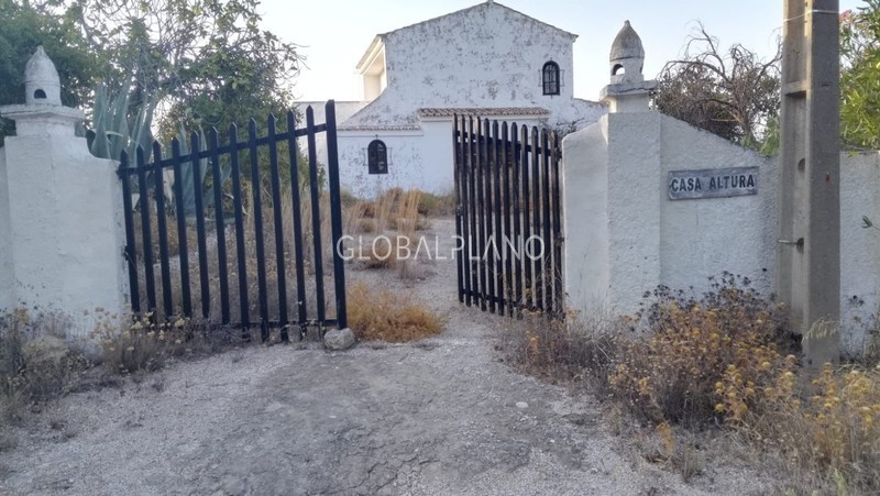 Moradia V5 Rústica Poio Mexilhoeira Grande Portimão - jardim, lareira, piscina, garagem, quintal, terraço