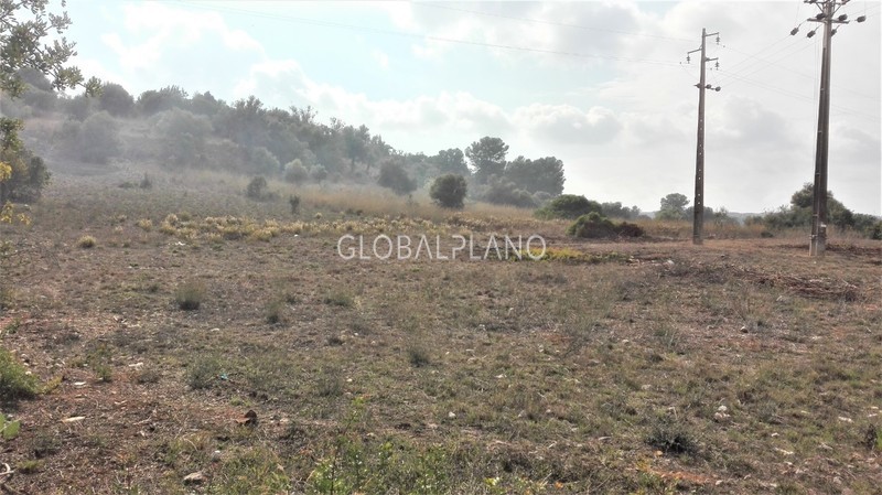 Terreno Rústico com 19000m2 Alcalar Mexilhoeira Grande Portimão - água, electricidade