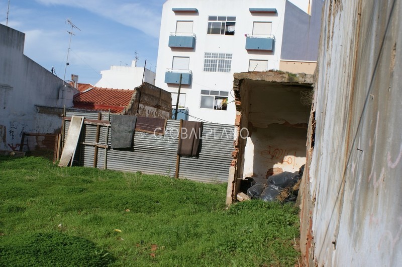 Lote de terreno com 198m2 Portimão - viabilidade de construção