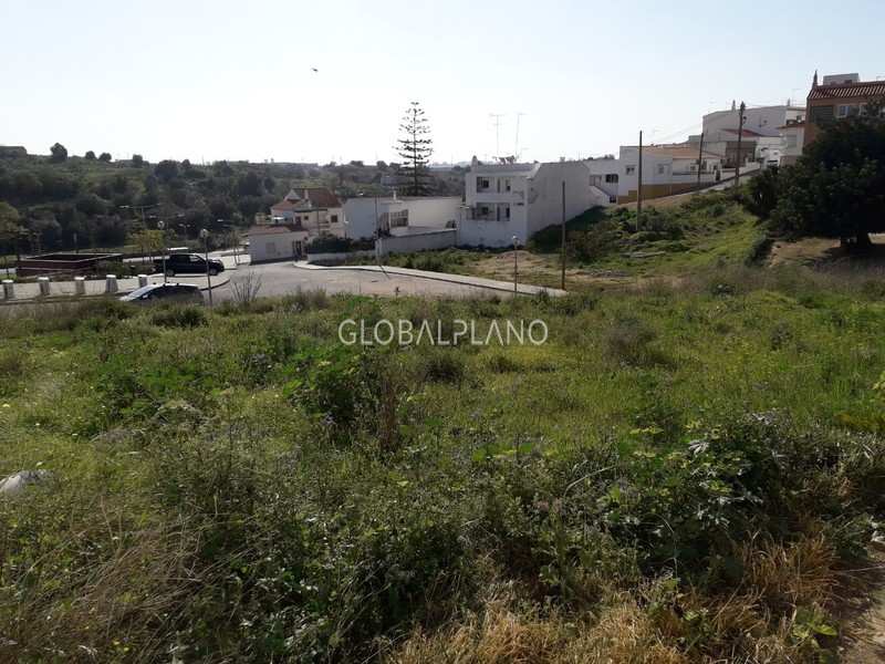 Land with 686sqm Cálvario Estômbar Lagoa (Algarve)