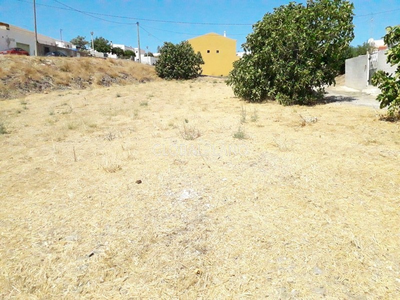 Plot Urban/agricultural with 1500sqm Porto De Lagos/ Ptm Portimão - water, electricity