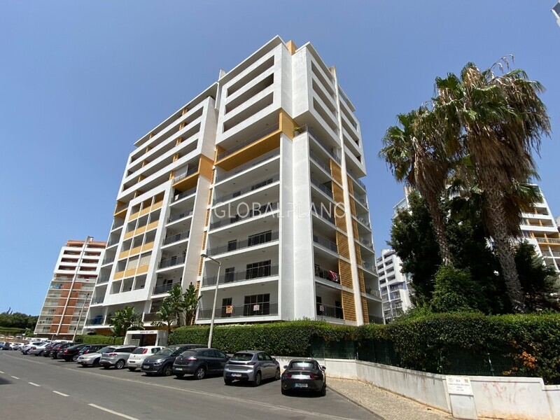 Apartamento de luxo T4 Alto do Quintão Portimão - piscina, equipado, alarme, condomínio fechado, garagem, jardim, cozinha equipada