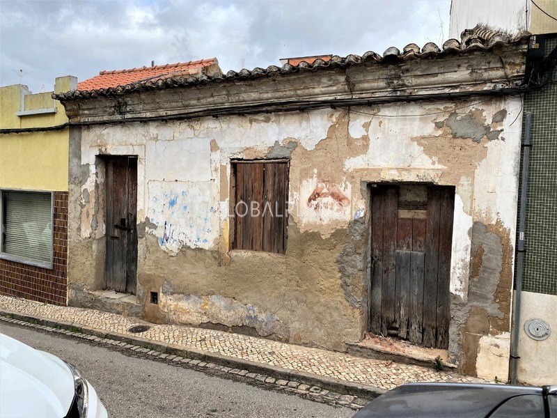 Lote de terreno com 66m2 Portimão Centro - viabilidade de construção