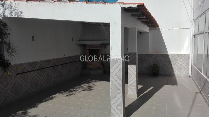 House 4 bedrooms in good condition Pedra Mourinha Portimão - equipped kitchen, barbecue, terrace