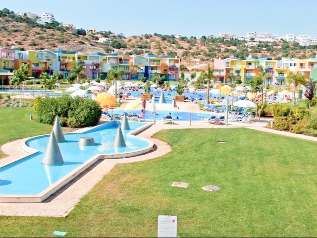 Apartment T2 Albufeira e Olhos de Água - green areas, equipped, parking lot, swimming pool, furnished