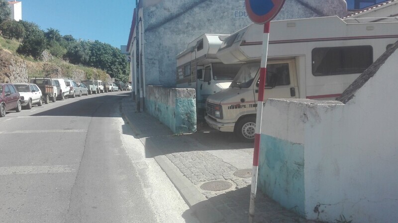 Armazém no centro Monchique/Centro