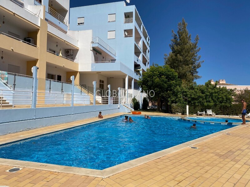 Apartamento T2 em bom estado Quinta dos Arcos/ Alvor Portimão - condomínio fechado, piscina