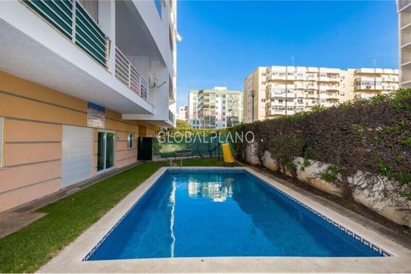 Apartamento T1 em bom estado Alto do Quintão Portimão - condomínio privado, piscina, varanda