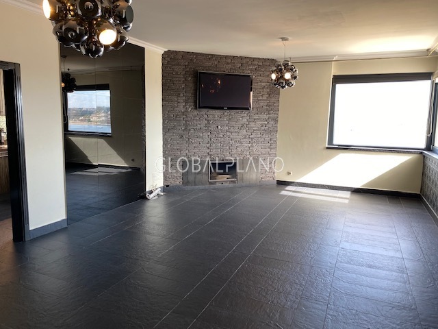 Apartamento em bom estado T4 Portimão Centro - lareira