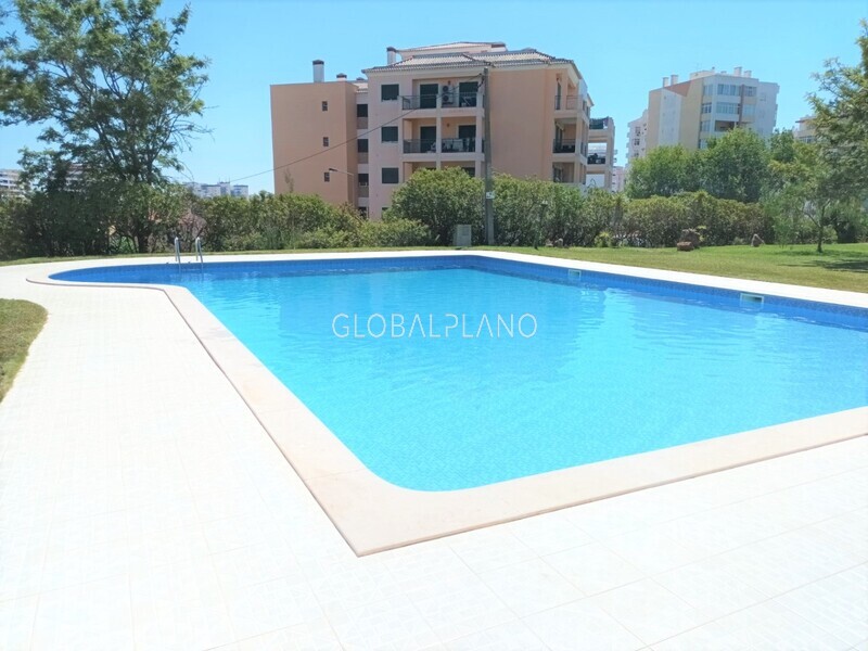 Apartment 2 bedrooms Portimão - air conditioning, swimming pool, store room, balcony, kitchen, condominium, garage, central heating