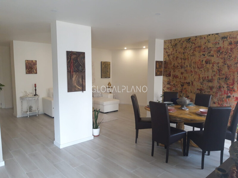 Apartment 3 bedrooms Refurbished Av. 25 Abril/Portimão - equipped, balcony, furnished