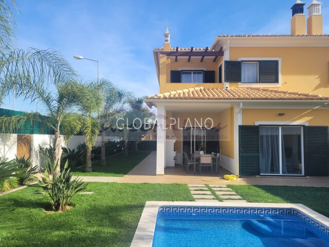 House V4 Algoz Silves - swimming pool, equipped kitchen, barbecue, air conditioning, fireplace, garden