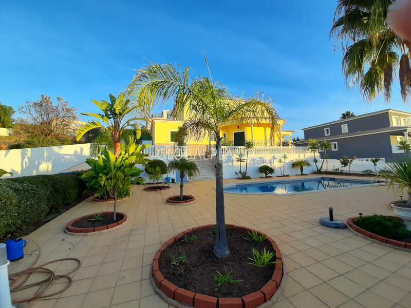 House V4 spacious Ferragudo Lagoa (Algarve) - balcony, garage, balconies, gardens, swimming pool, terrace