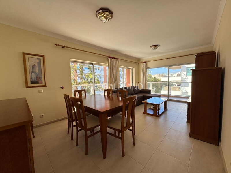 Apartment T2 Praia da Rocha Portimão - garage, air conditioning, balcony, parking space, kitchen