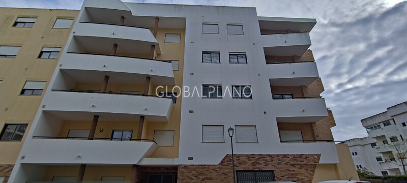 Apartamento T2+1 Lagos São Sebastião - arrecadação, garagem
