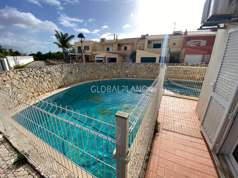 Moradia Remodelada com boas áreas V4 Odiáxere Lagos - piscina, lareira, cozinha equipada