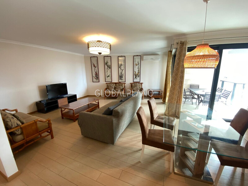 Apartment T2 Praia da Rocha Portimão - solar panels, furnished, equipped, air conditioning, parking space, balcony, garage