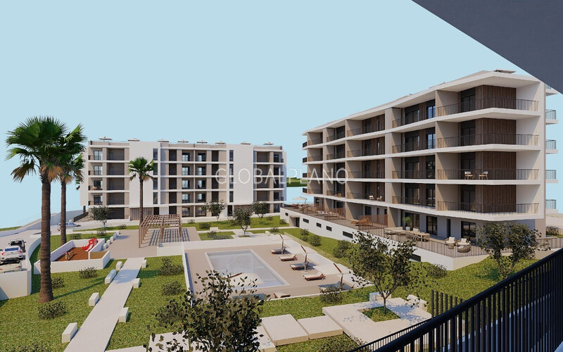 Apartamento T3 novo Praia da Rocha Portimão - condomínio fechado, varandas, bbq, videovigilância, garagem, piso radiante, parque infantil, zonas verdes, isolamento térmico, piscina, ar condicionado, aquecimento central