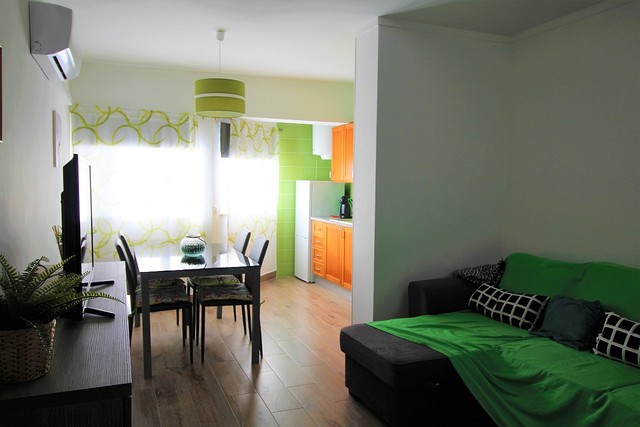 Apartamento T1 Praia da Rocha Portimão - garagem, ar condicionado, caldeira, varanda