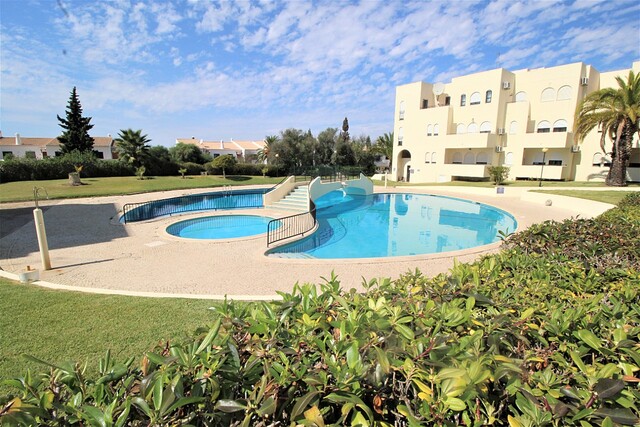 Apartment near the center 2 bedrooms Alvor Portimão - balcony, furnished, swimming pool, air conditioning, equipped