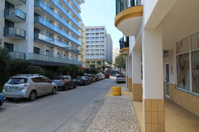 Apartamento T2 Praia da Rocha Portimão - cozinha equipada, garagem