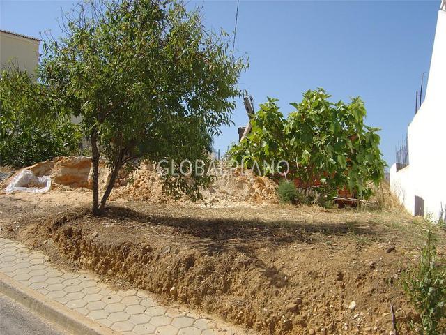 Land with 370sqm Bela Vista Lagoa Lagoa (Algarve) - nice location, construction viability