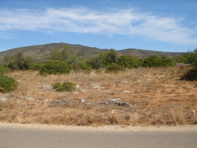 Land Urban with 1560sqm Olhão Quelfes - arable crop, water, electricity