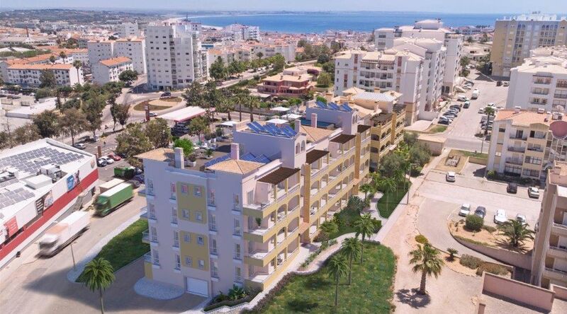 Apartamento T3 de luxo Lagos Santa Maria - cozinha equipada, vidros duplos, painéis solares, varanda, jardins, piscina