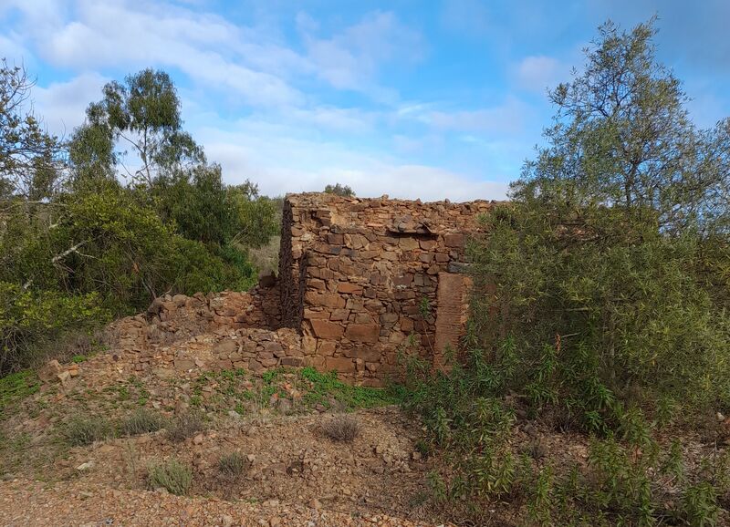 Terreno Rústico com ruína Santa Catarina Santa Catarina da Fonte do Bispo Tavira - bom acesso, electricidade, água