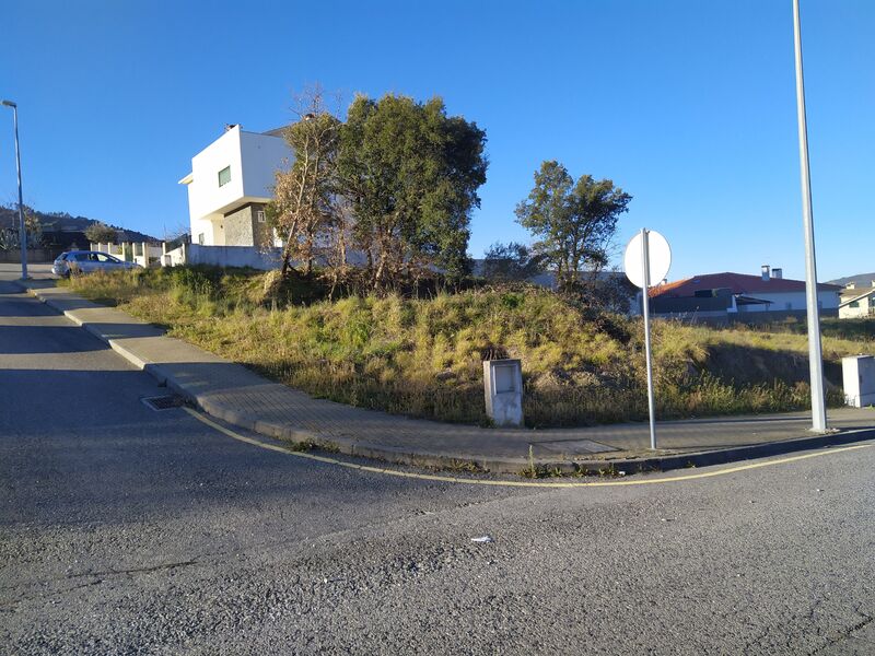 Lote de terreno com 480m2 Aldeia de Joanes Fundão - água