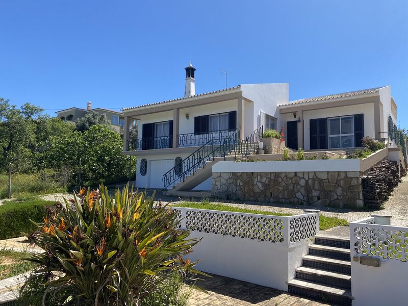 House 3 bedrooms in the center Loulé São Clemente - beautiful view, automatic gate, air conditioning, garden, equipped kitchen, fireplace, garage