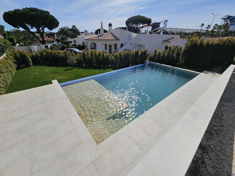 Moradia V3 de luxo Quarteira Loulé - lareira, garagem, terraço, jardim, piscina