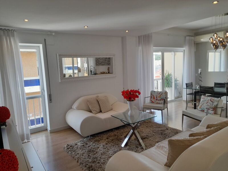 Apartment Refurbished in the center 4 bedrooms Faro - balconies, gardens, double glazing, kitchen, balcony, air conditioning