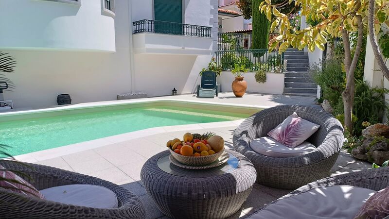 Moradia V6 Isolada em bom estado Castelo Branco - jardins, piscina, aquecimento central, ar condicionado, lareira, garagem, arrecadação, varandas