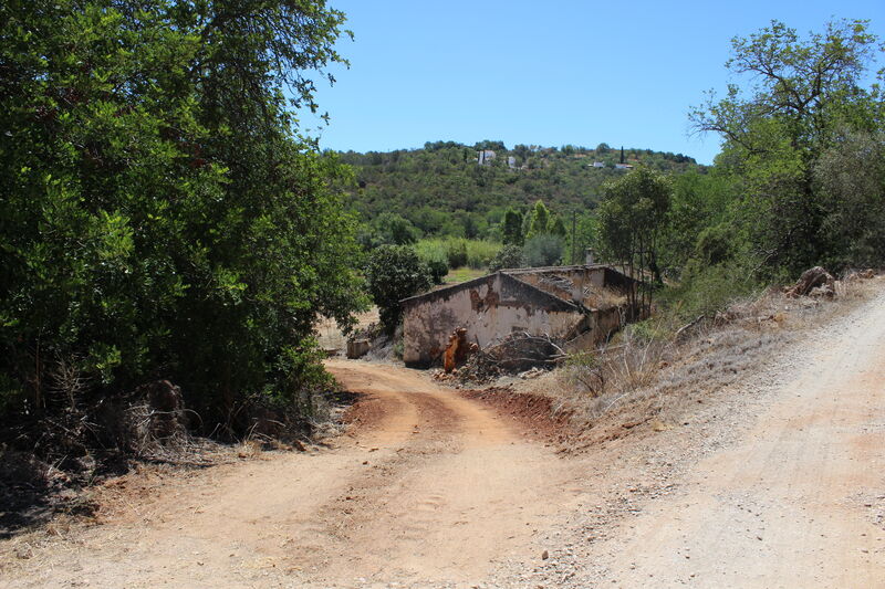 Moradia V4 Isolada no centro Santo Estevão Tavira - zona calma