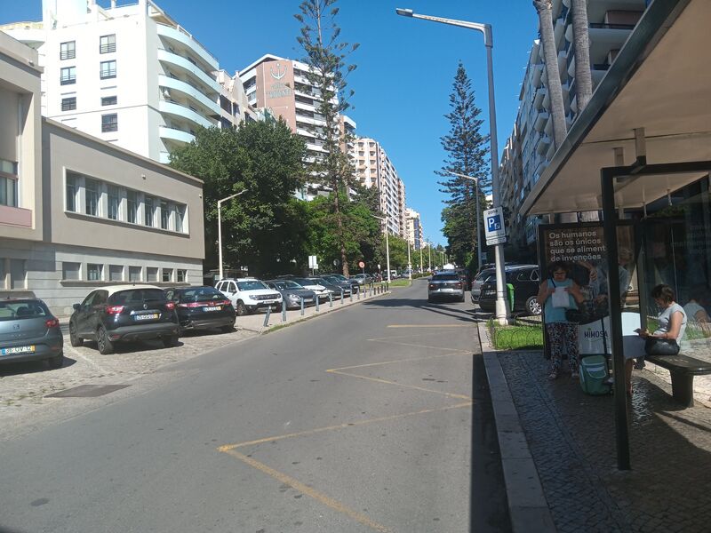 Office Physician in a central area Faro - reception, meeting room, balconies, balcony