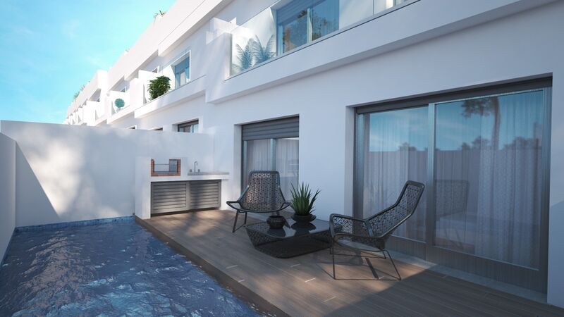 Para venda Moradia V3 Isolada em banda Fuseta Olhão - piscina, terraços, painel solar, isolamento térmico, rega automática, varandas, chão radiante, alarme, ar condicionado