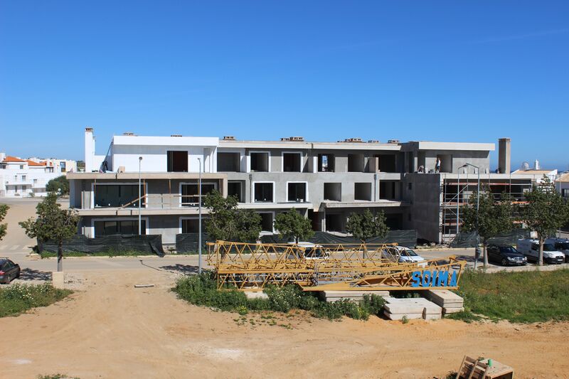 Apartamento novo em construção T1 Cabanas Tavira - piscina, vidros duplos, jardins, varandas, garagem, ar condicionado, terraços, painéis solares
