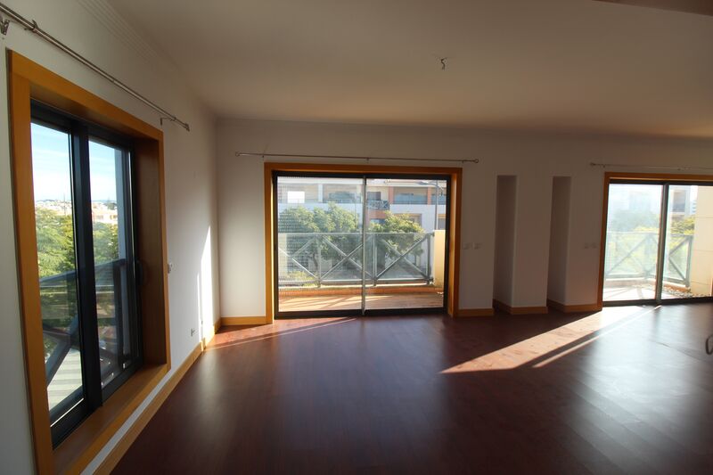 Apartment T3 Montechoro Albufeira - double glazing, store room, balcony, garage, balconies