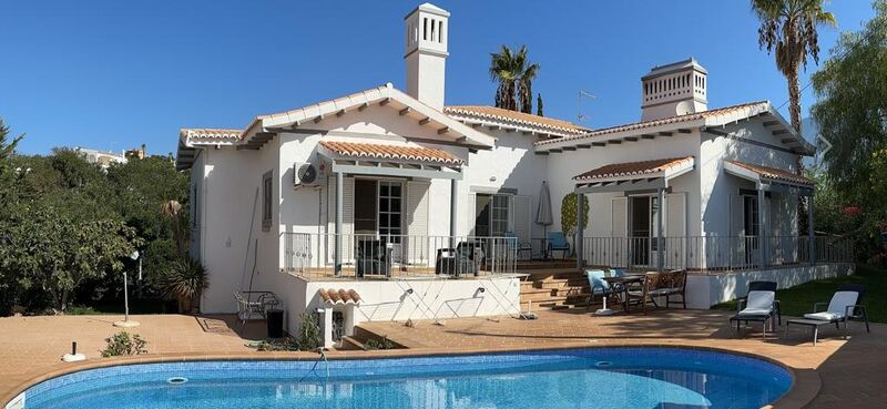 House Single storey 4 bedrooms Boliqueime Loulé - solar panels, gardens, air conditioning, garage, store room, automatic irrigation system, terrace, swimming pool, double glazing