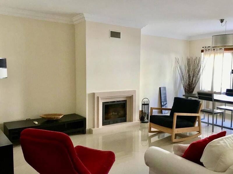 Apartment 3 bedrooms excellent condition Tavira - store room, swimming pool, garage, air conditioning, gardens, parking space
