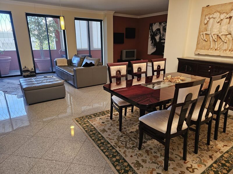 Apartment T4 Faro - air conditioning, terrace, gardens, thermal insulation, balcony, double glazing