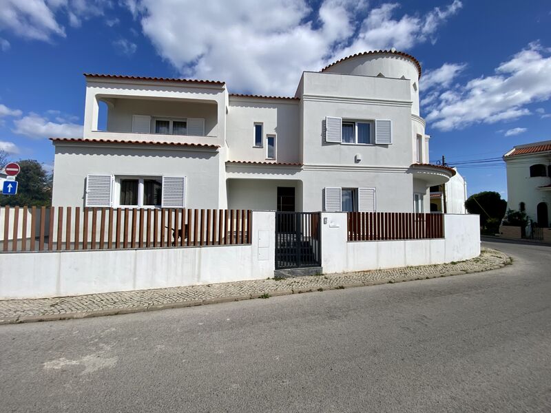 House Refurbished in the center 5 bedrooms Loulé São Clemente - garage, barbecue