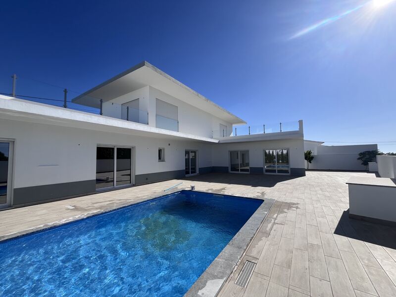 Moradia T4 nova com piscina em Altura, Castro Marim