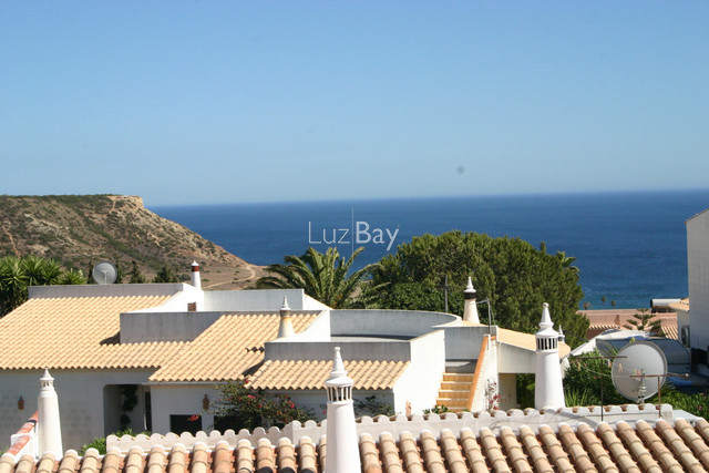 жилой дом V4 современная Praia da Luz Lagos - бассейн, спокойная зона, центральное отопление, система кондиционирования, экипированная кухня, веранда, гараж