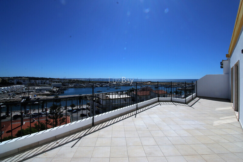 Apartment T3 Lagos Santa Maria - central heating, terrace, balcony