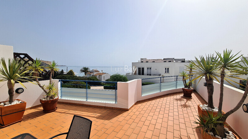 House 3 bedrooms Semidetached in the center Praia da Luz Lagos - garage, fireplace, store room, sea view