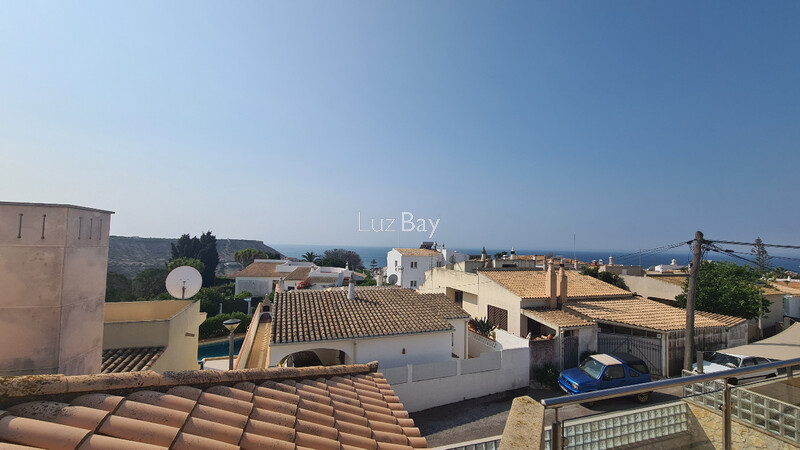 House V4 Modern Praia da Luz Lagos - swimming pool, garage, air conditioning, equipped kitchen, quiet area, central heating, balcony