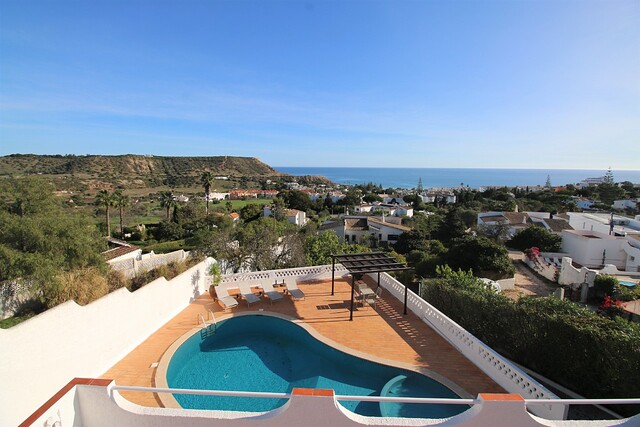 House V3+1 Praia da Luz Lagos - fireplace, swimming pool, sea view, balconies, balcony, air conditioning, great view